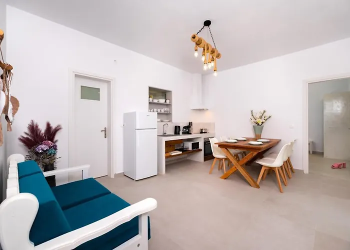 Echedra Willa Vlychada